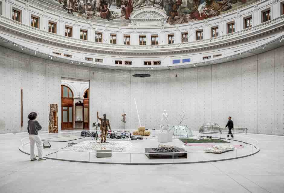 Arte (non più) Povera. Una mostra a Parigi svela un rischio: che il narcisismo oscuri una corrente artistica