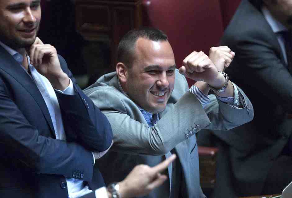 Il M5s scopre i danni del circo mediatico-giudiziario (su cui ha campato)