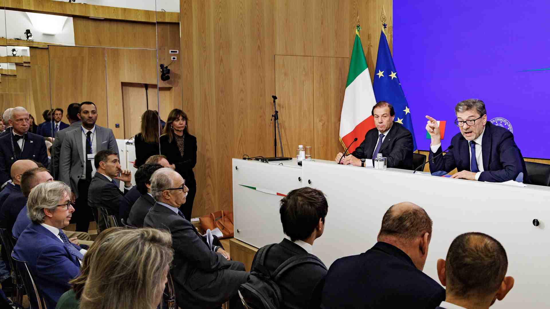 Il buono, il brutto, il cattivo e la manovra. L'importanza di avere un ministro politico al Tesoro