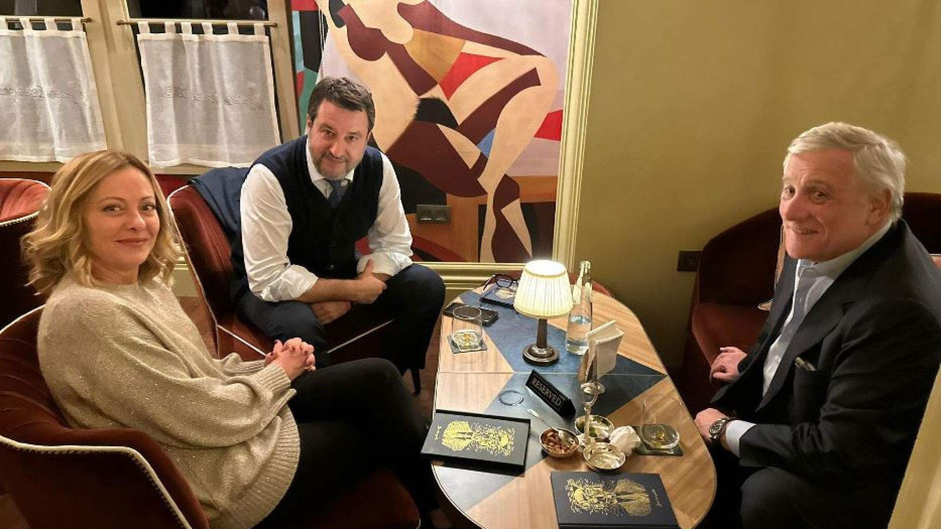 Meloni-Tajani-Salvini, vertice a Bruxelles per "riaprire" la manovra