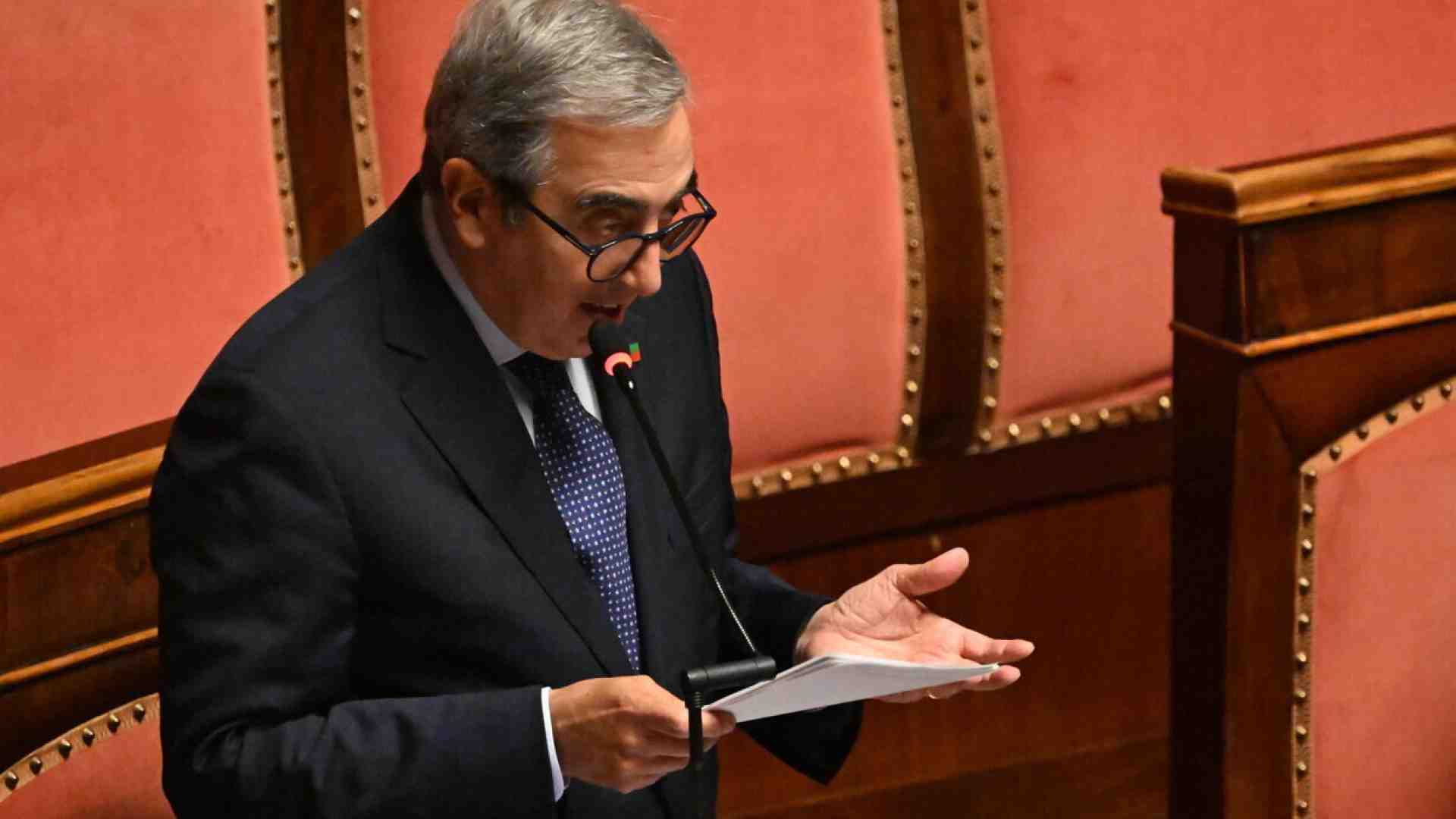 Gasparri: "Extraprofitti? Nella manovra nessuna tassa sulle banche. Dalla Lega ho sentito fesserie"