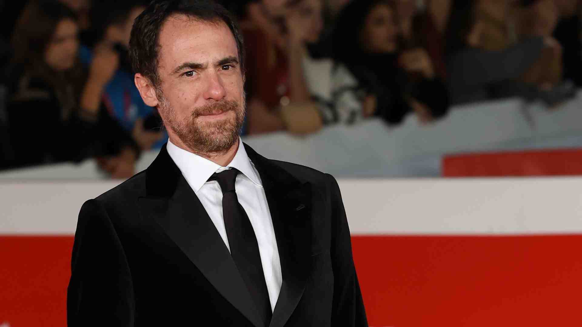 Com’è grigio questo segretario Berlinguer visto come un padre della patria