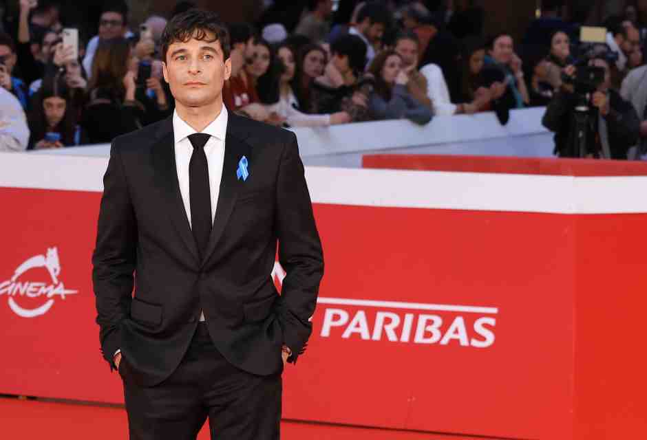 Lo scivolone di Lino Guanciale alla Festa del cinema di Roma, vanità e ignoranza abissali