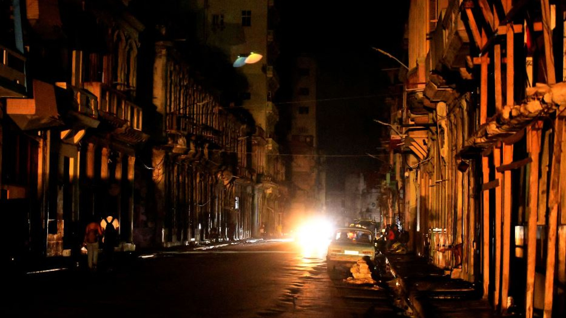 Maxi blackout a Cuba, 10 milioni senza elettricità con 30 gradi