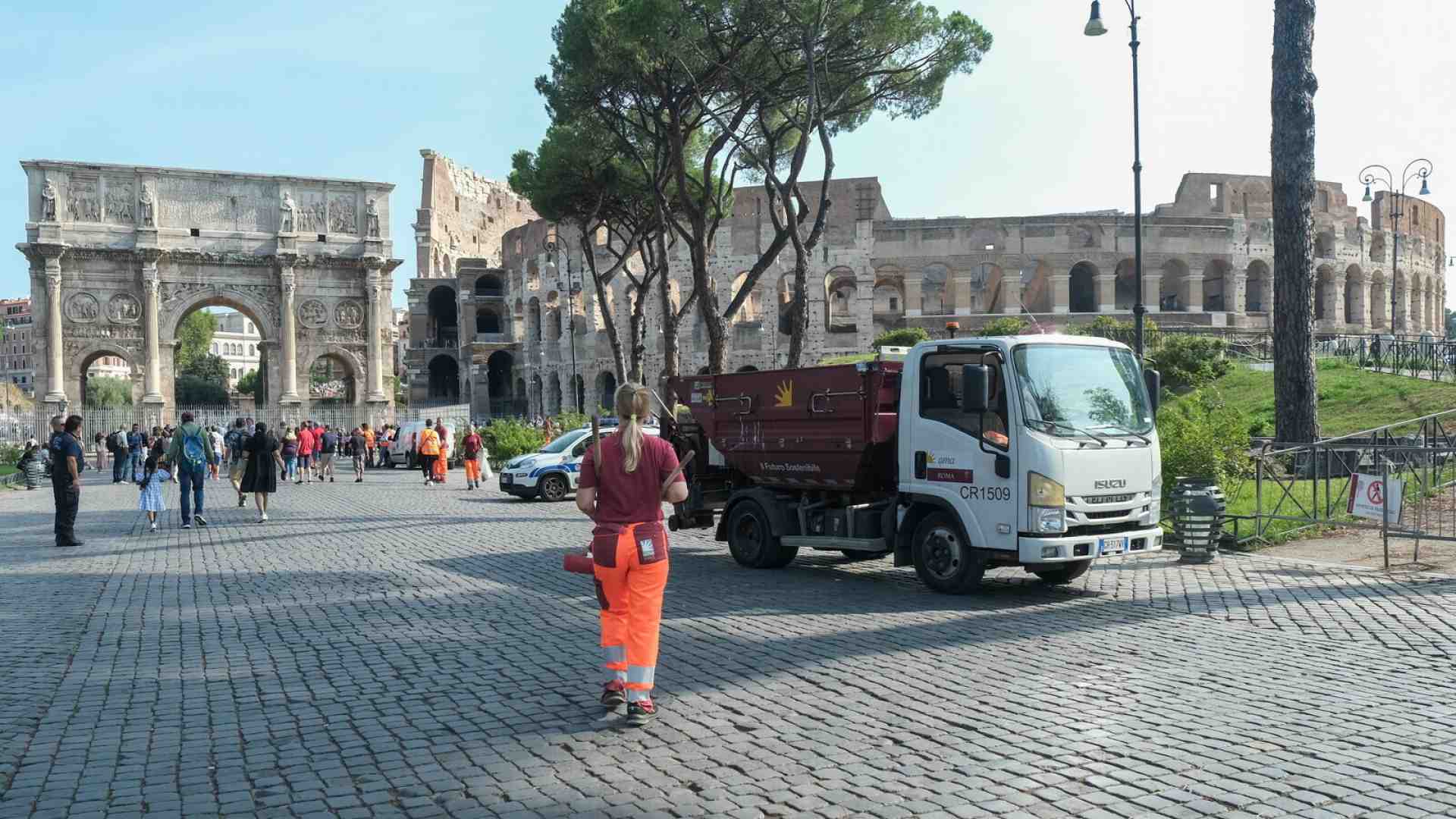“Fantasmi a Roma”, il grandissimo memoir di Eric Salerno
