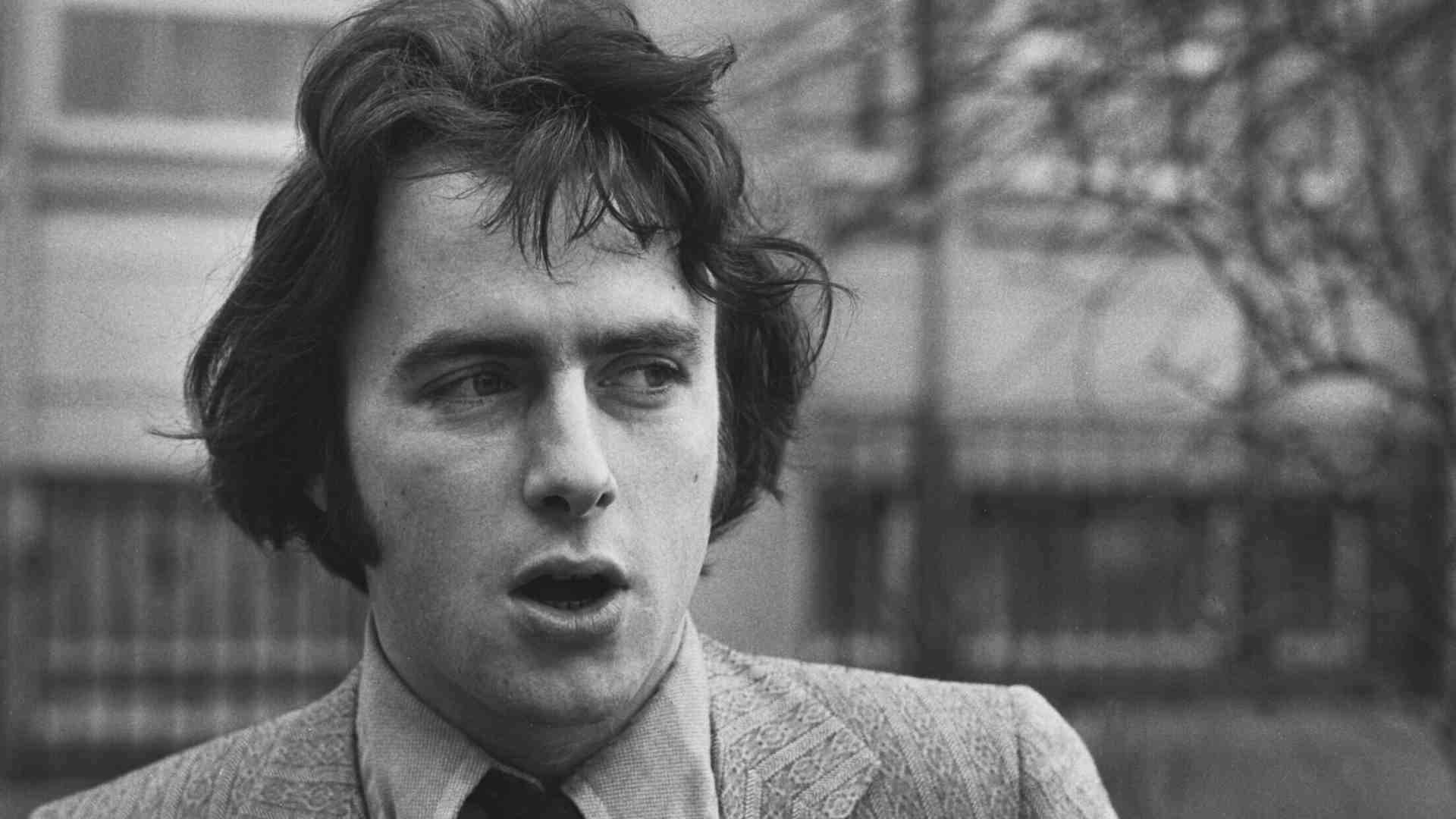 Riscoprire Hitchens salverà la sinistra dall’inesorabile autodistruzione