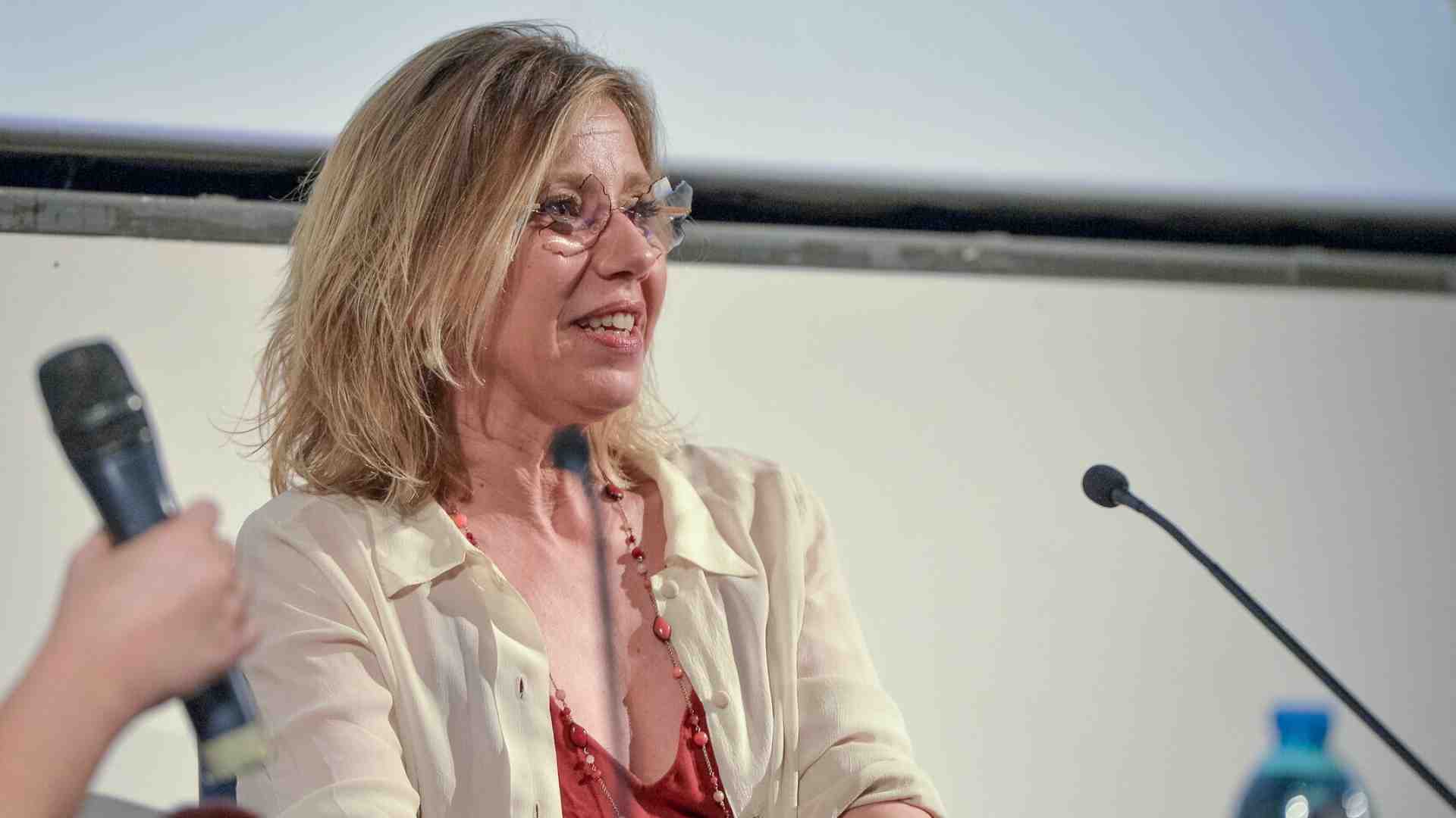 Un quaderno per ciò che ci manca, così a volte ritorna. Un libro per amico