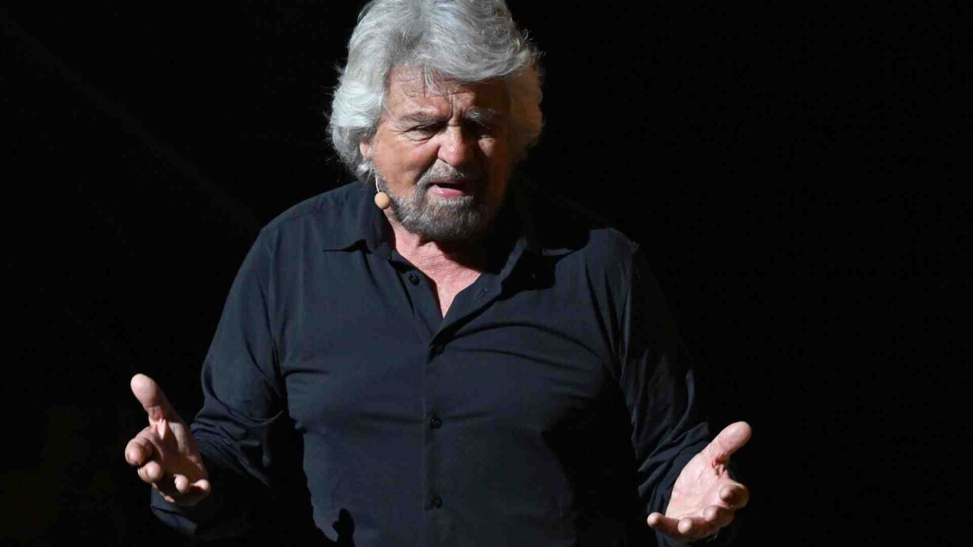 Grillo sogna il ritorno in tv e teme la mannaia di Conte. Ecco perché non gli interessa di Orlando in Liguria