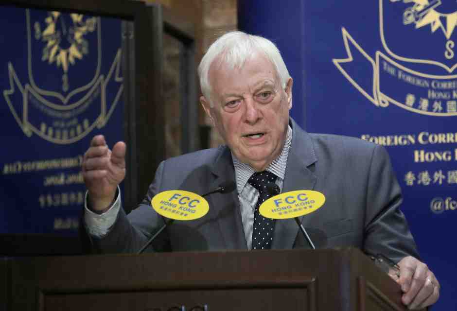 Oxford cerca un nuovo chancellor mentre combatte contro i perenni offesi