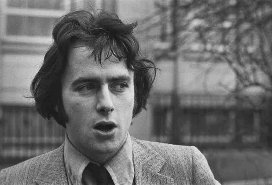 Riscoprire Hitchens salverà la sinistra dall’inesorabile autodistruzione