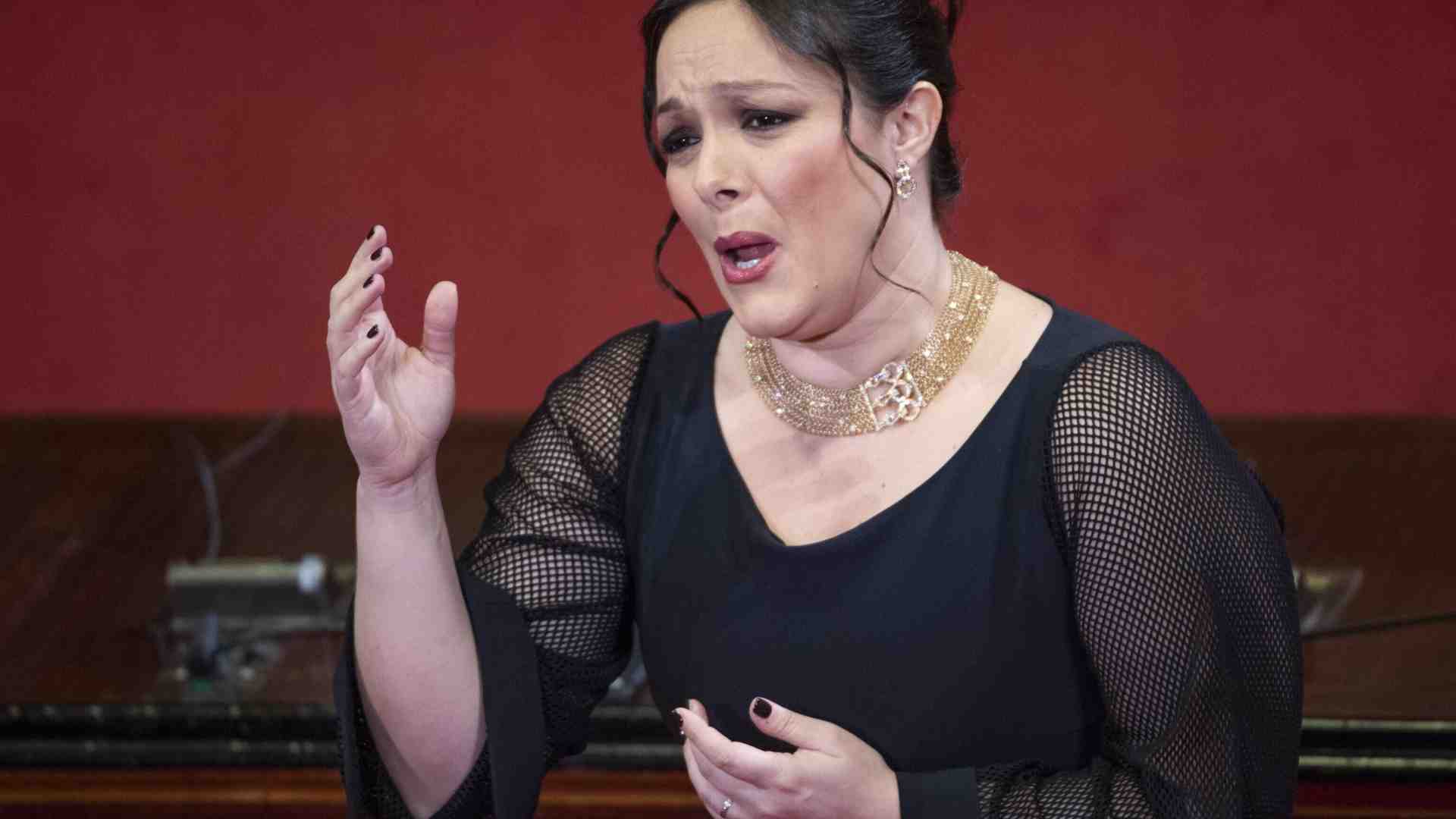 Vivere d’arte e d’amore, fino a morire. “Tosca” raccontata da Tosca