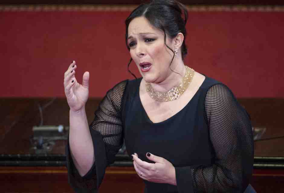 Vivere d’arte e d’amore, fino a morire. “Tosca” raccontata da Tosca