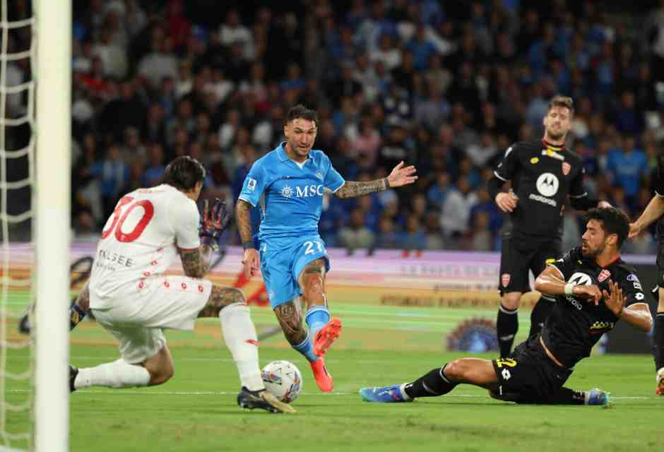 Il Napoli prova a dribblare i problemi di testa della Serie A