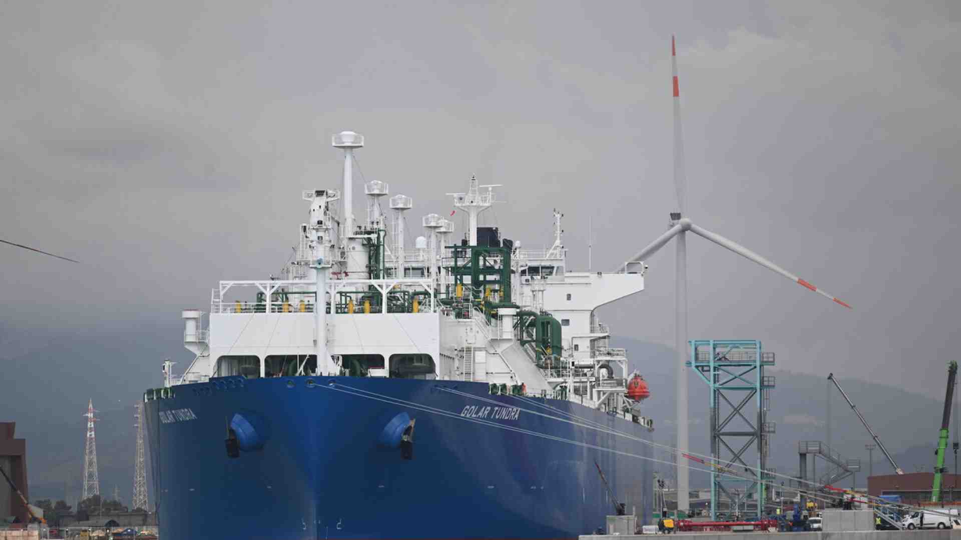 Le giravolte di Orlando e Bucci sul rigassificatore di Piombino