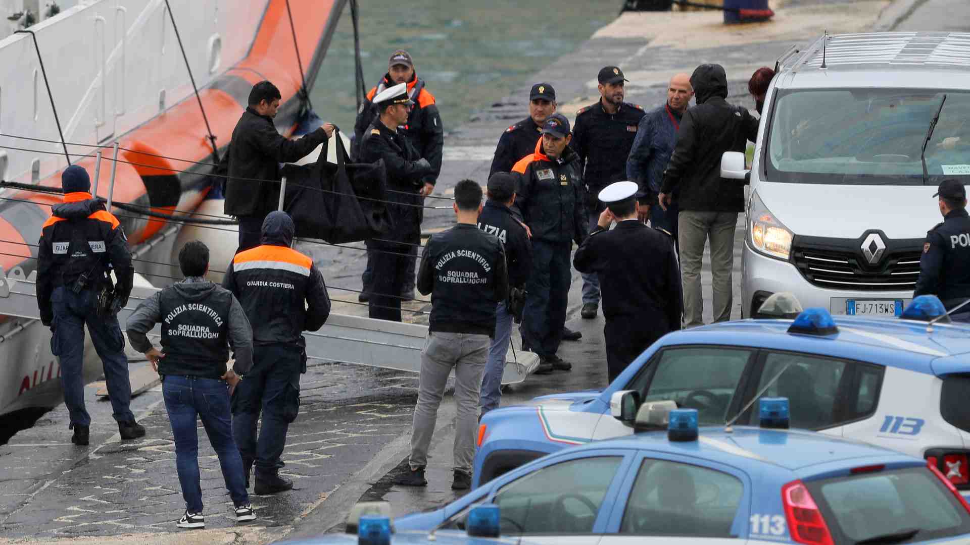 Il patto Italia-Albania sui migranti non piace al 48 per cento degli italiani. Favorevole il 39