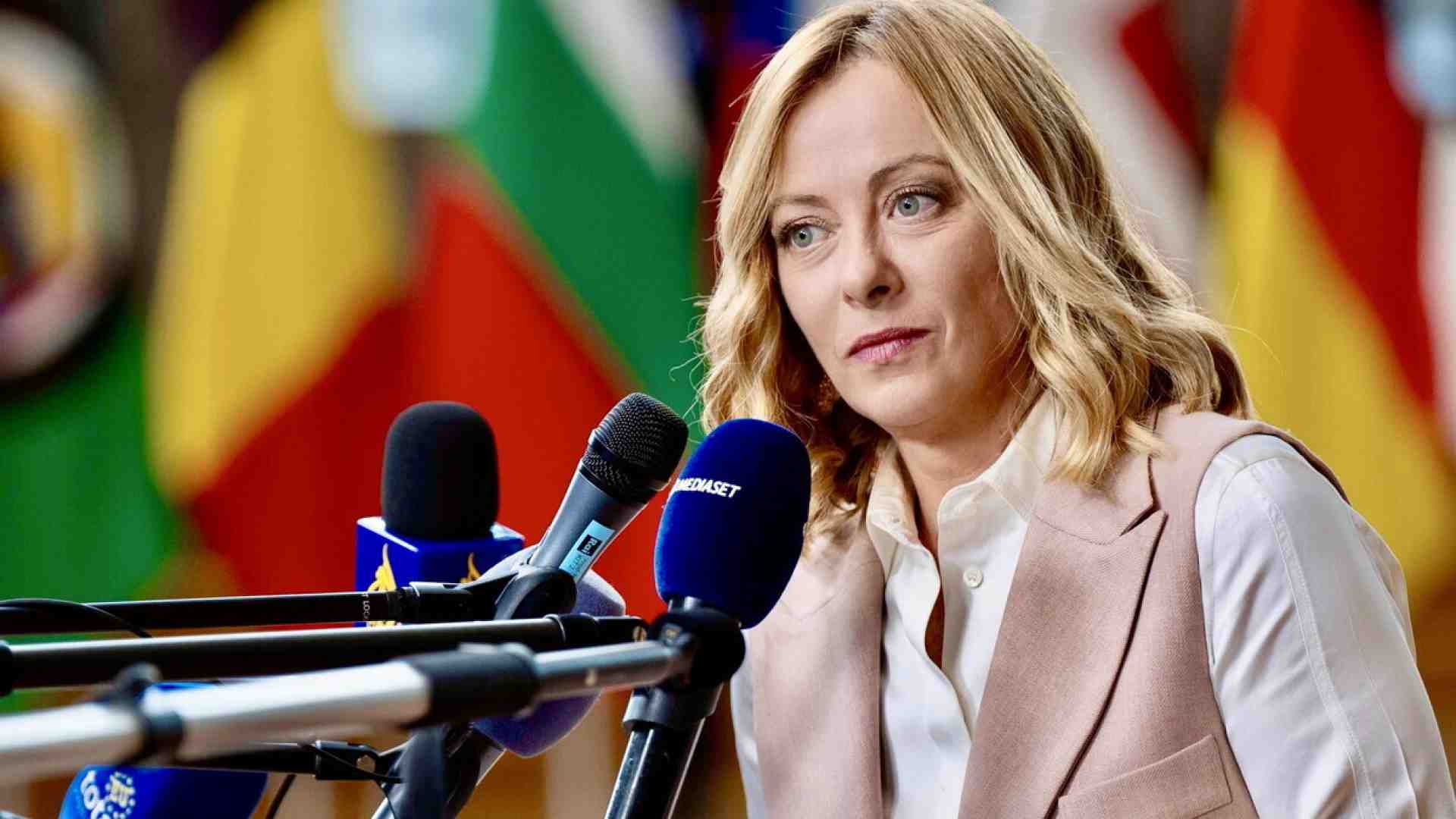 L'accusa del Consiglio d'Europa all'Italia: "Razzismo tra le forze dell'ordine". Meloni: "Basta ingiurie"