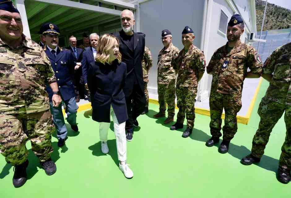 Il modello albanese si capisce poco, il modello Meloni invece sì: il lepenismo non c’entra nulla