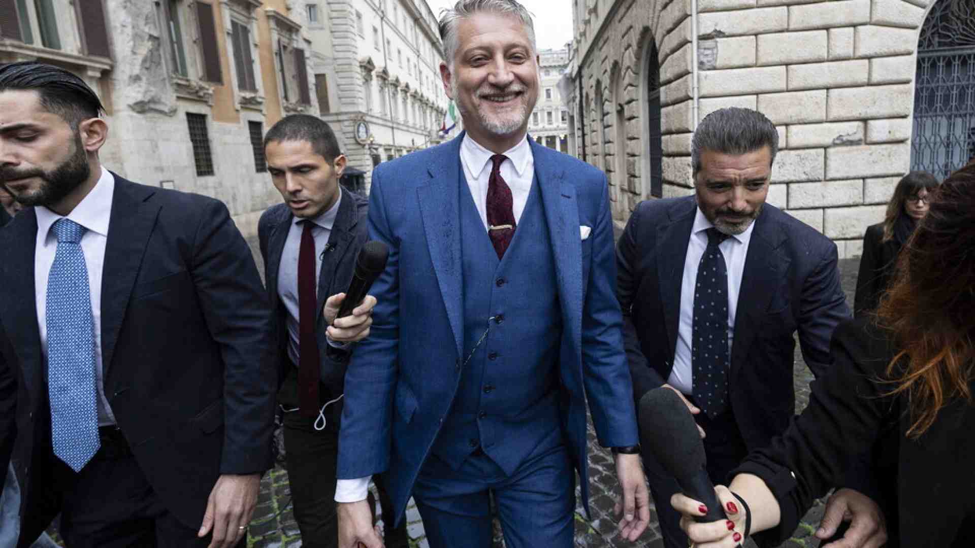 Le allusioni sessuali su Spano-Giuli viste da Vittorio Feltri: “E quello becero sarei io?”