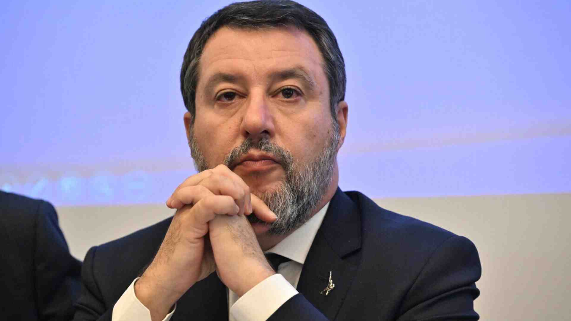 La sveglia suona (per Salvini) sul trasporto pubblico locale