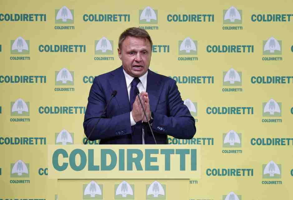 Storia dei due schiaffi europei rifilati a Lollo sulla carne sintetica