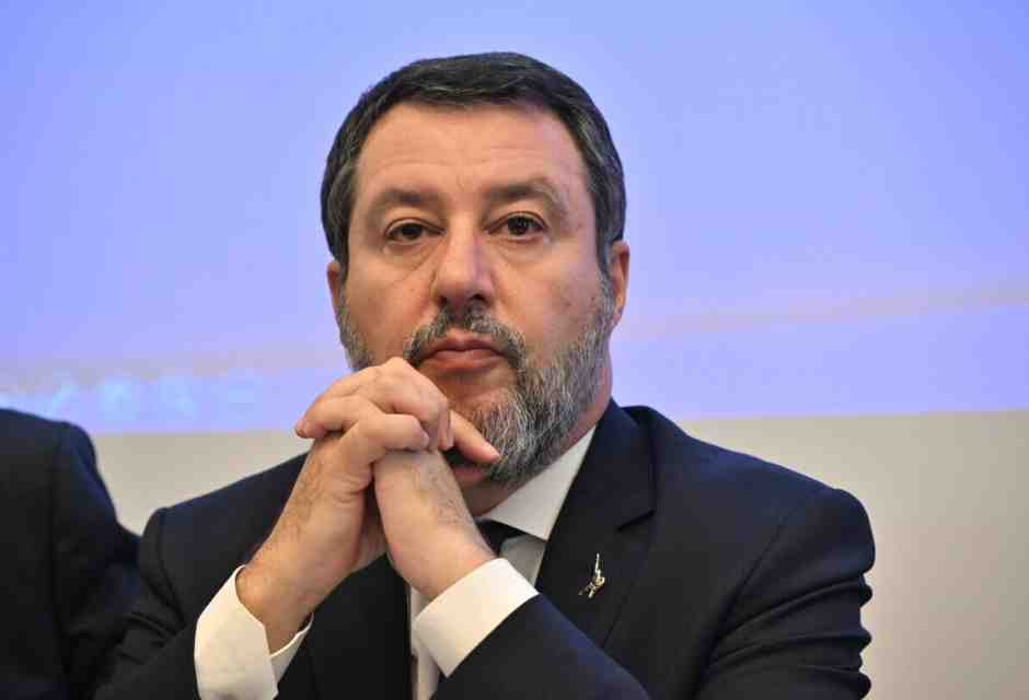 La sveglia suona (per Salvini) sul trasporto pubblico locale