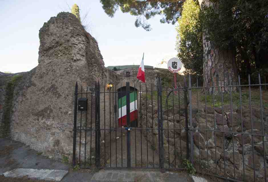 Colle Oppio, da fucina del melonismo a luogo da rimuovere mentre impazza la guerra dei fratelli coltelli