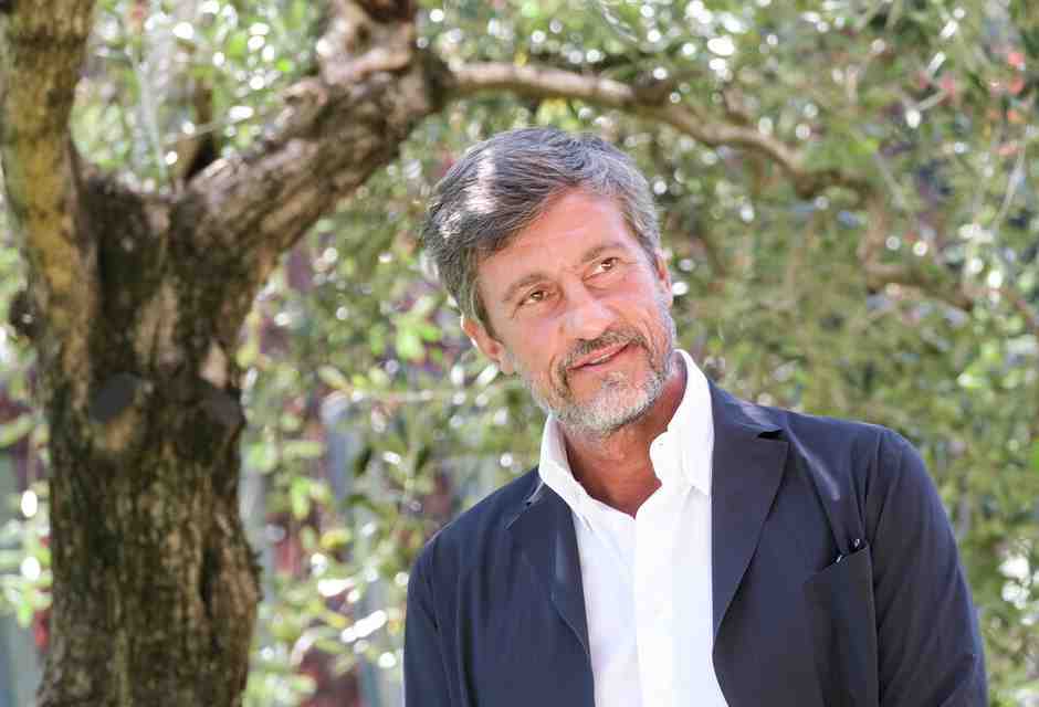 Corsini chiama Formigli “infame”, rancore, sputi, post alalalà. La Rai lo tiene