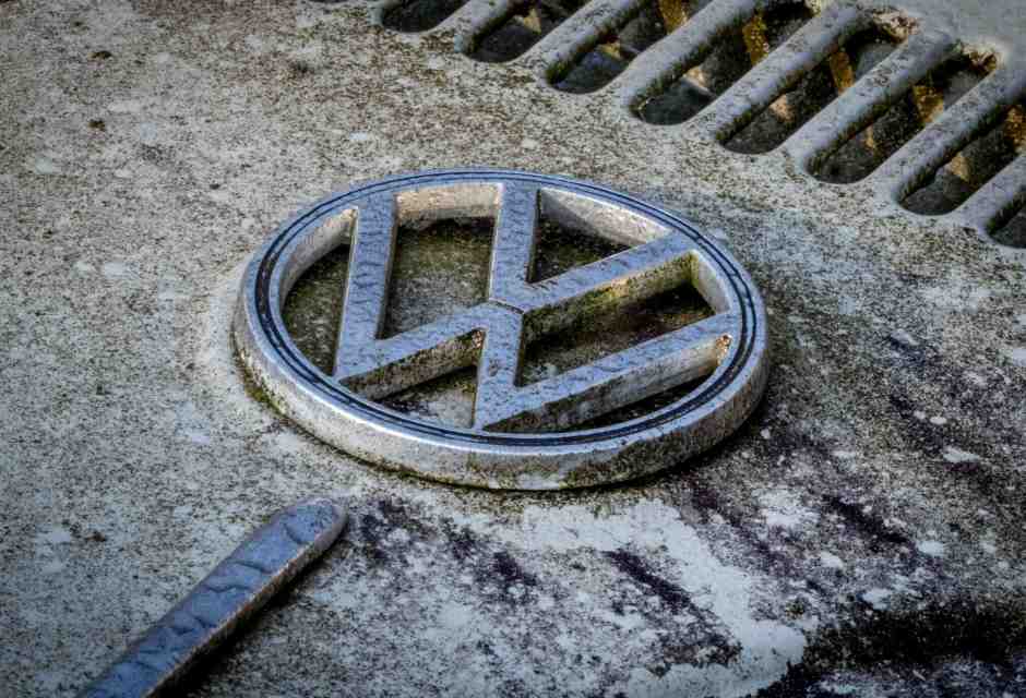 Volkswagen vuole chiudere tre stabilimenti in Germania e licenziare migliaia di impiegati