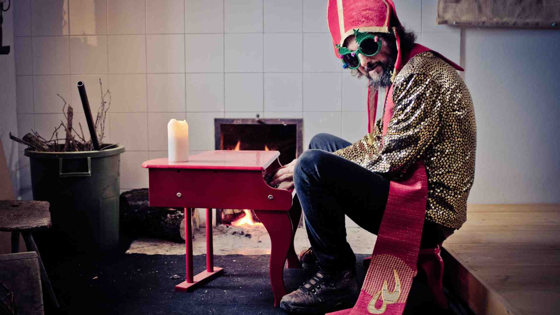 Le feste di Capossela. Balli, ringraziamenti, preghiere. E Tom Waits