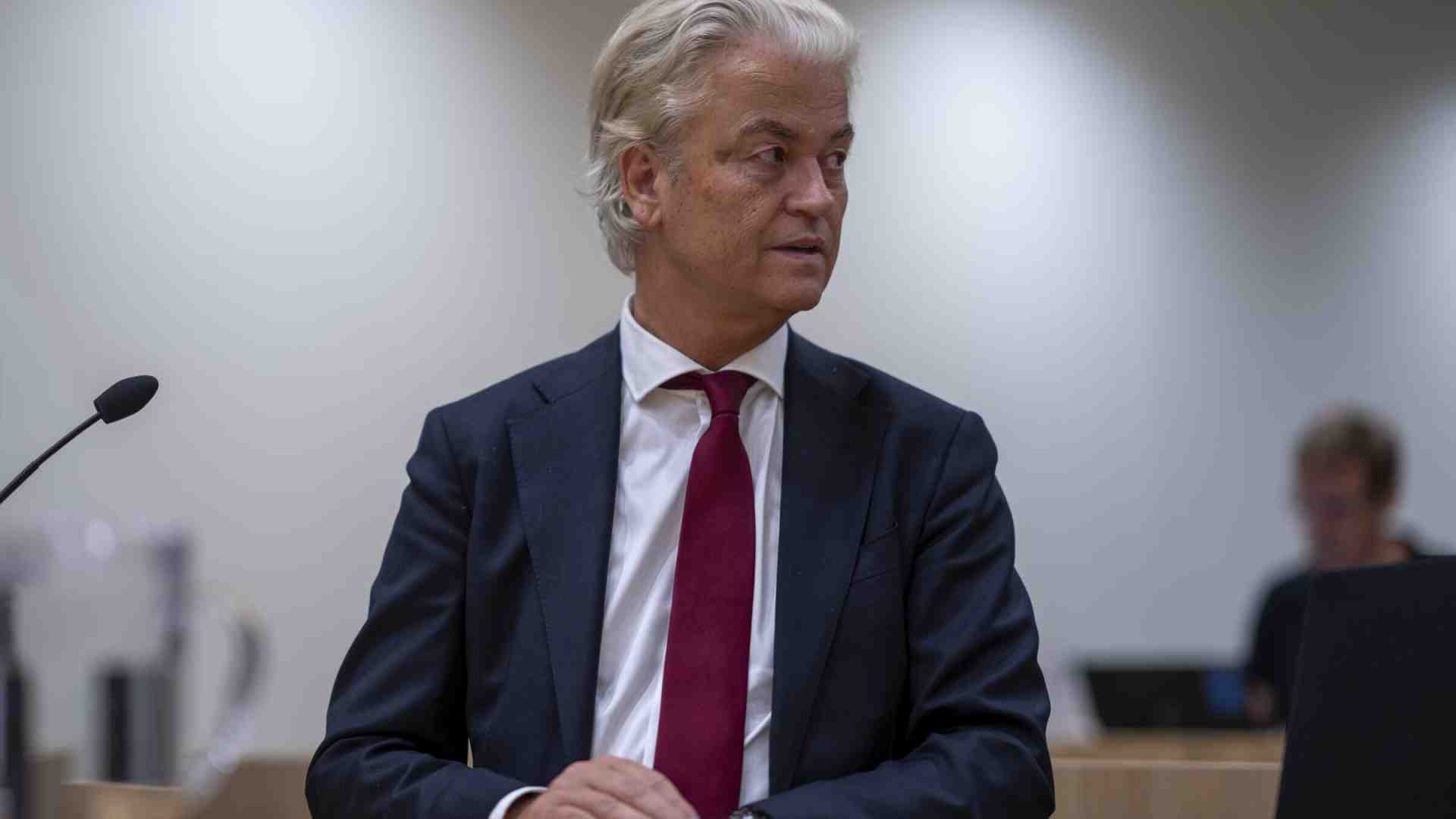 L'Olanda vuole copiare il modello Albania sui migranti, ma il piano Uganda non funziona