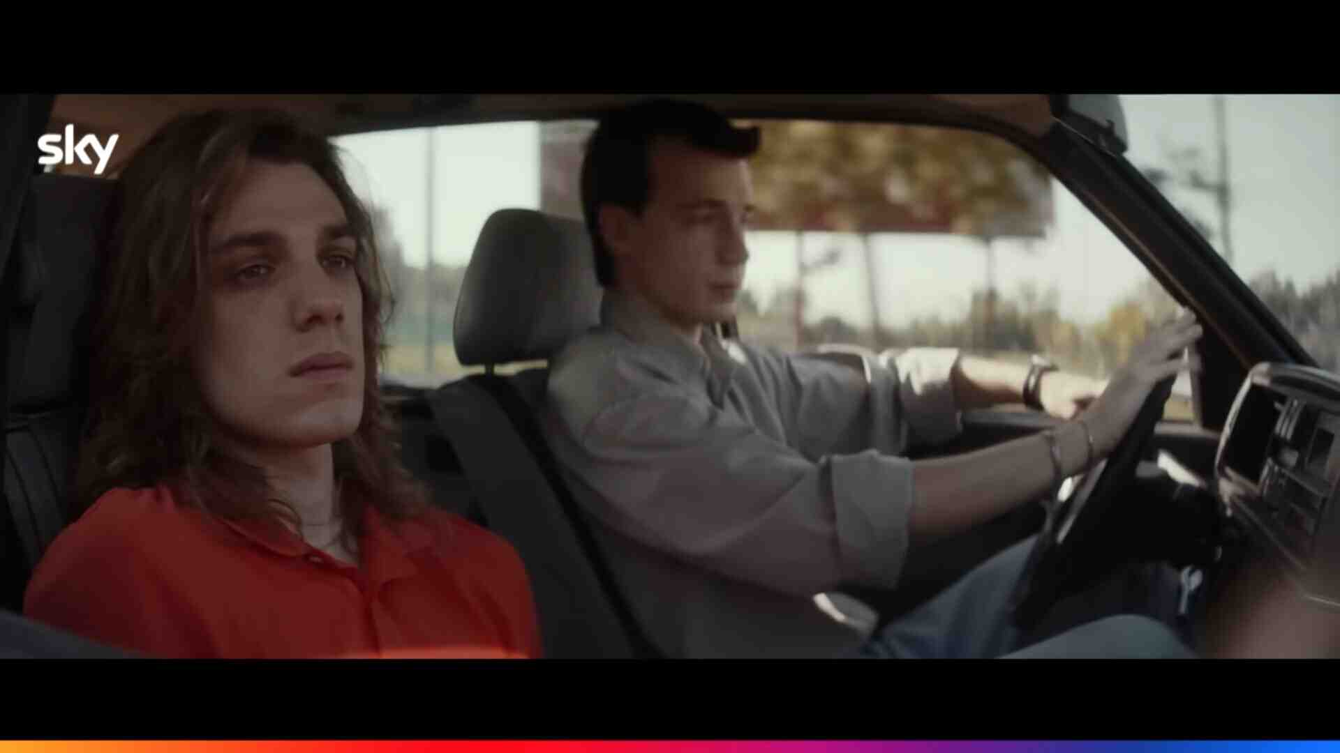 Né Avetrana né Hollywood: viva Pavia e la serie sugli 883