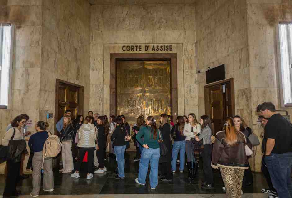 Sembrava Gotham City e ora invece è la città delle spie e degli abusi edilizi. Necessarie cautele