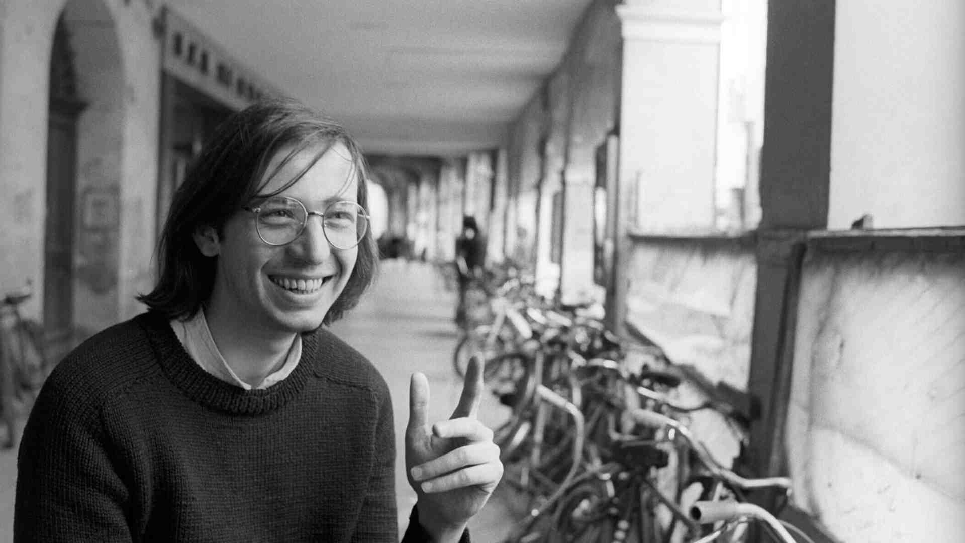 Lo spericolato tentativo di portare Tondelli a teatro al Romaeuropa Festival