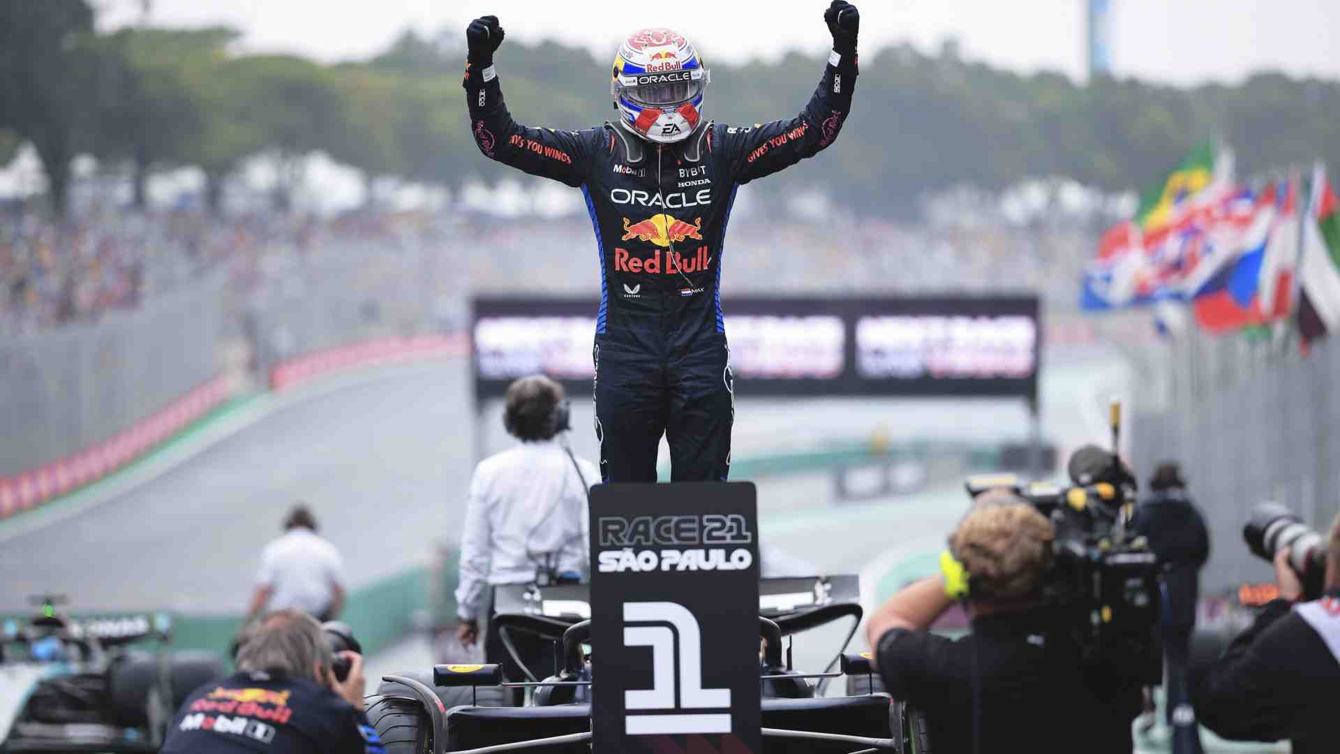 Interlagos incorona Verstappen: talento e nervi saldi per un'impresa memorabile