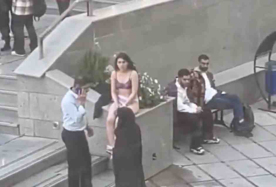 La battaglia di Ahoo è anche la nostra, ma qui si manifesta solo per i pronomi