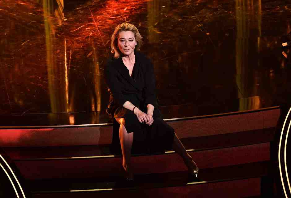 In “Inganno”, Monica Guerritore si lega a un uomo molto più giovane di lei