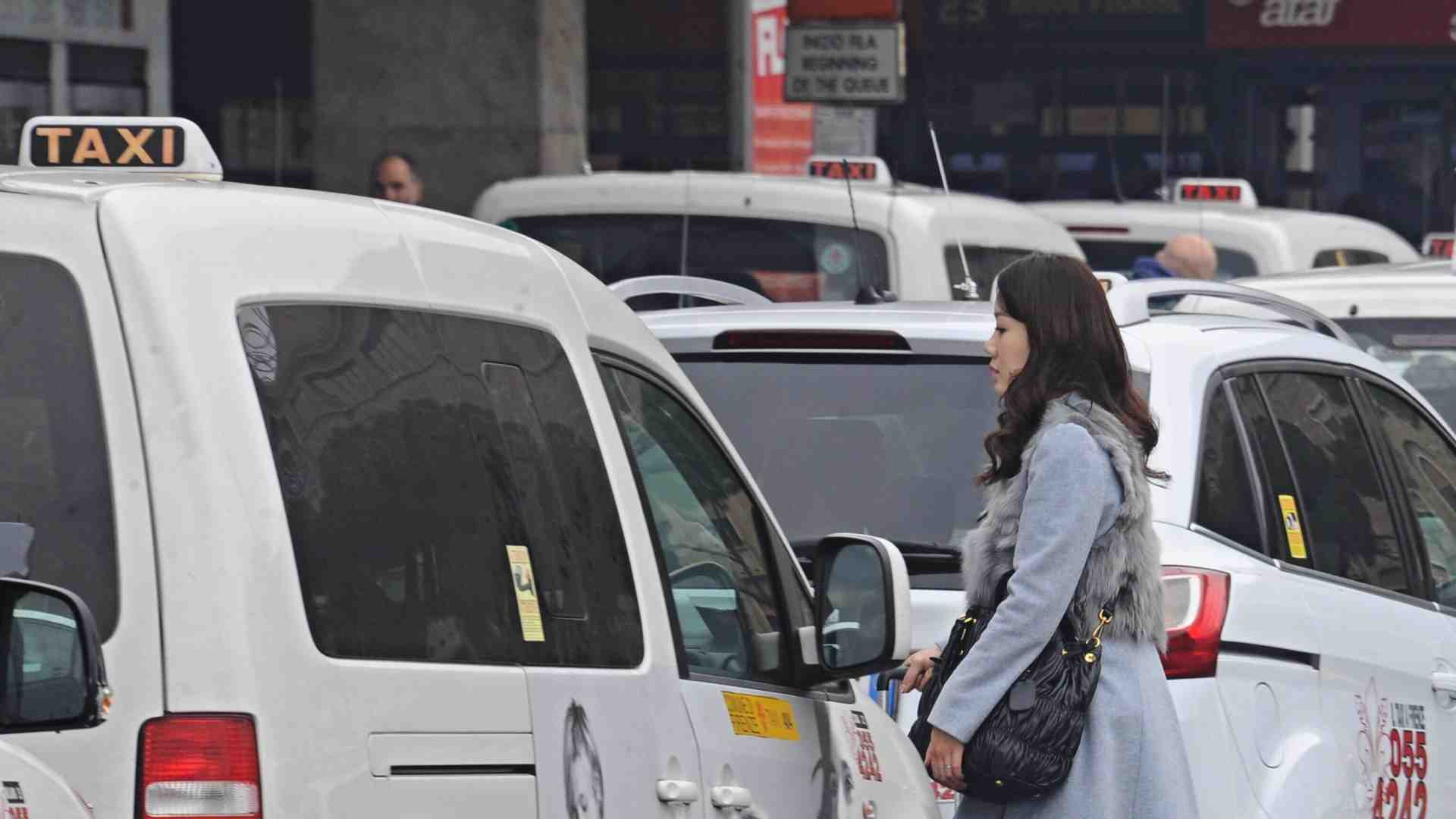 Viva le nuove alternative ai taxi. Il caso Firenze