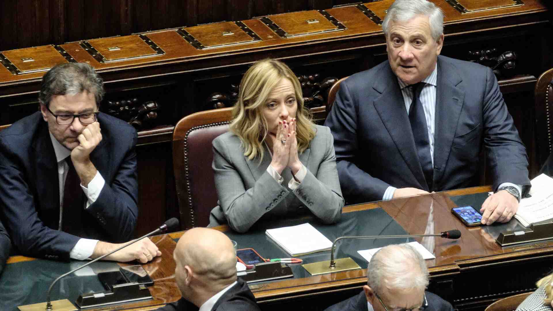 Il Cav.Giorgetti. Lascia attaccare la ragioniera dello stato Perrotta da Tajani (tagliato fuori dalla manovra)
