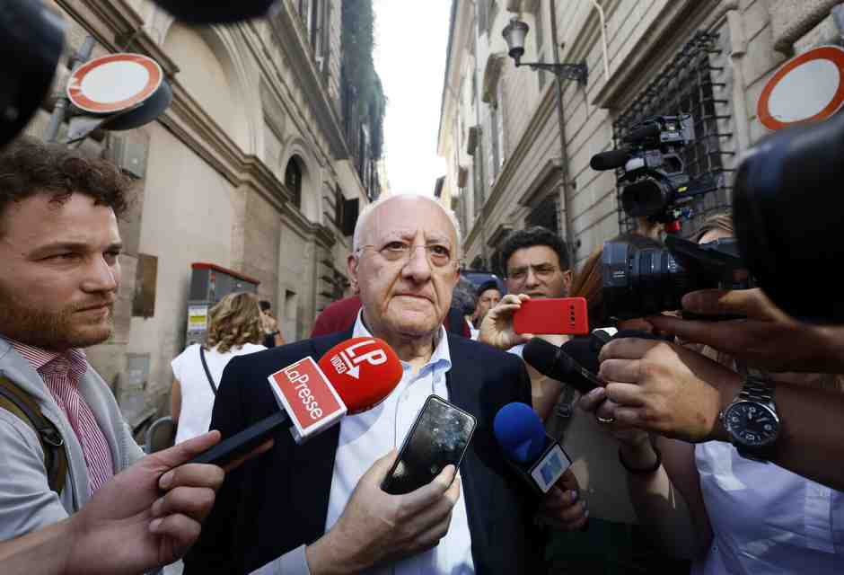 De Luca si approva la legge per il terzo mandato. Il Nazareno: "Non lo sosterremo"