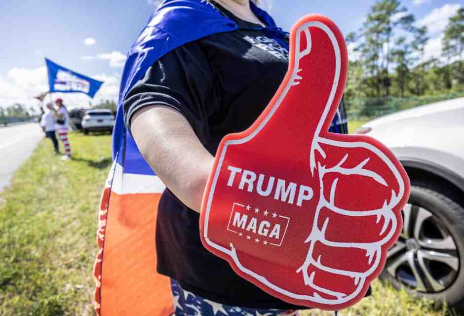 La lotta di Trump contro il politicamente corretto è una grande impostura