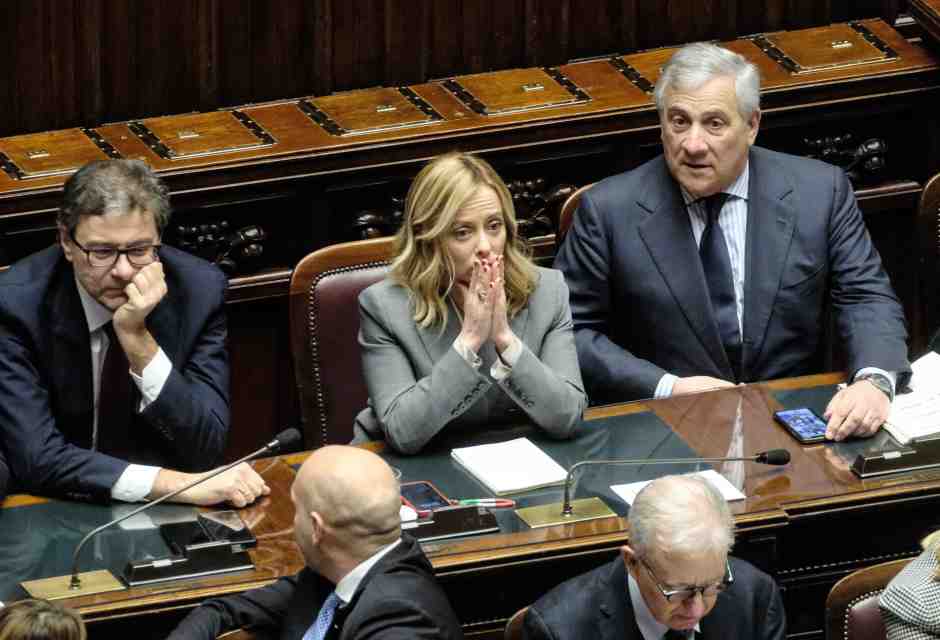 Il Cav.Giorgetti. Lascia attaccare la ragioniera dello stato Perrotta da Tajani (tagliato fuori dalla manovra)