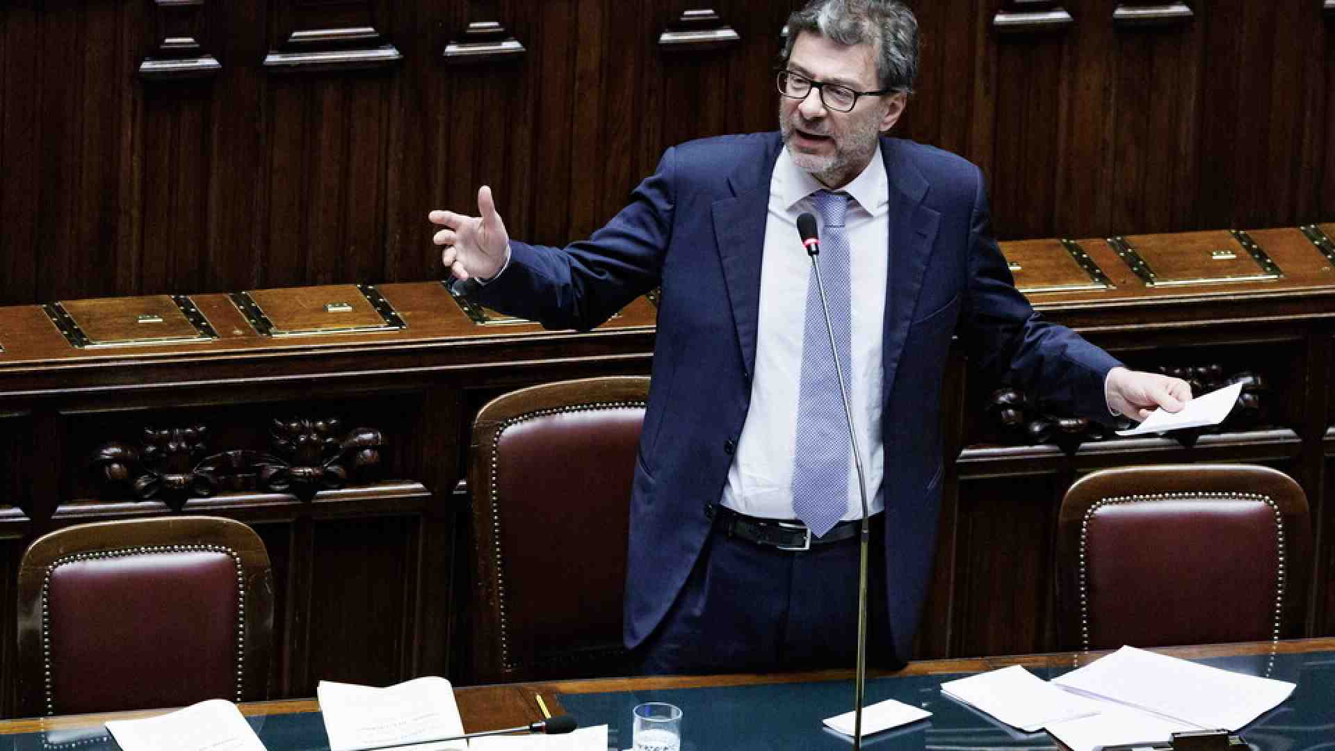 Magica manovra: fingere di risparmiare per occupare posti nella Pa