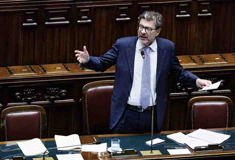 Magica manovra: fingere di risparmiare per occupare posti nella Pa