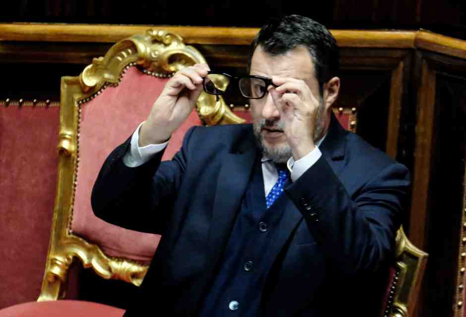 Salvini sogna l'America ma è angosciato dalla discesa di Pier Silvio Berlusconi