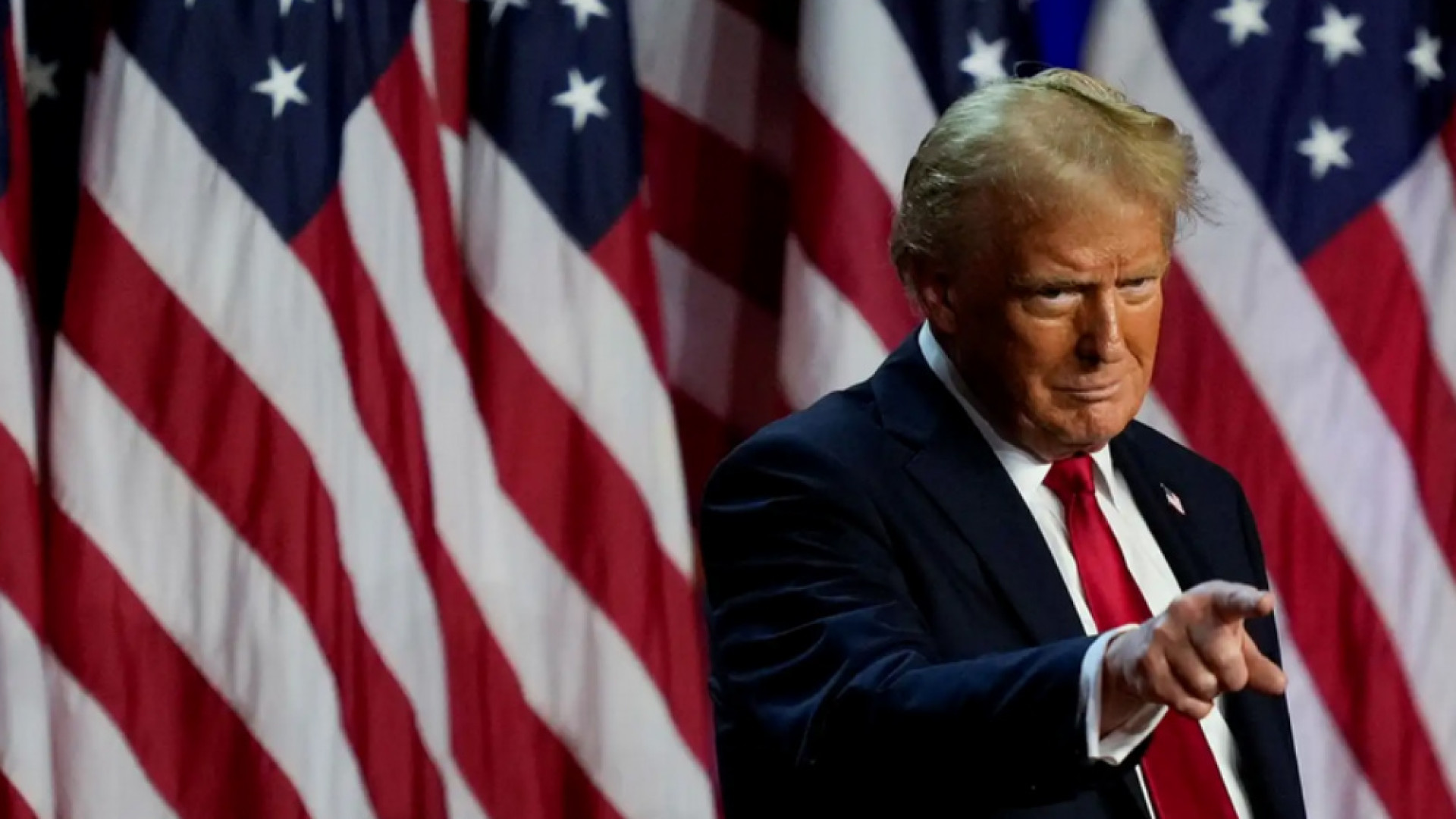 Vince la politica del controsenso