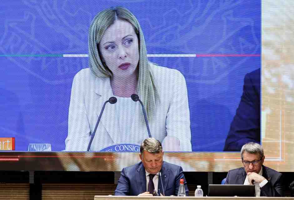 Meloni mette l’obbligo del Pos, la Uil protesta contro una norma anti-evasori