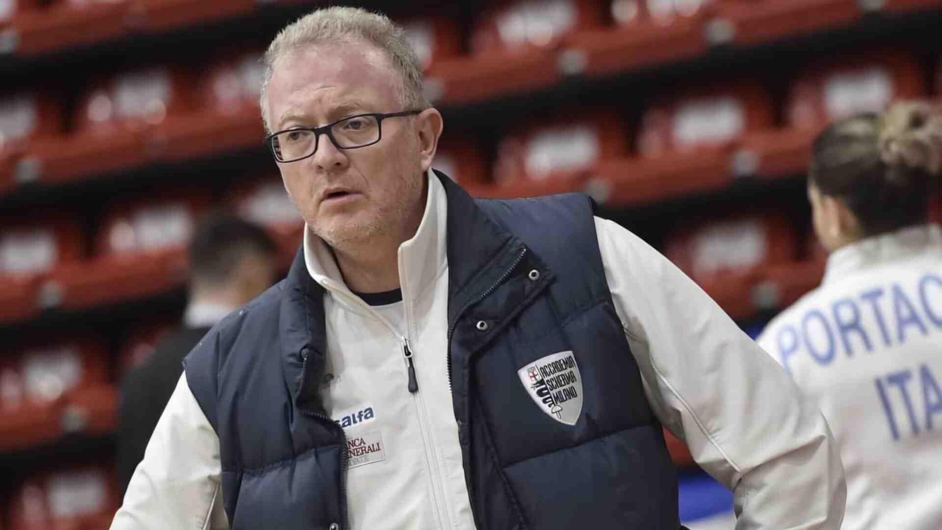 Lorenzo Radice, l’ex manager che insegna la spada a chi non vede