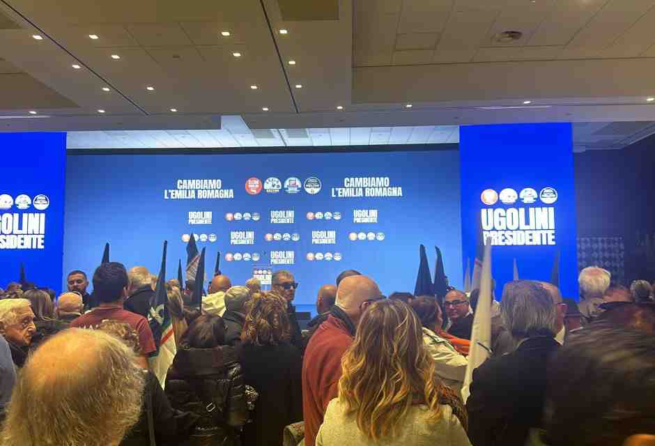 Meloni non va a Bologna: salta la presenza al comizio del centrodestra. Si collegherà da remoto