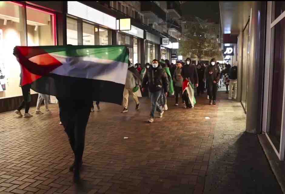 Gli occhiuti pretoriani dell’antifascismo che non vedono la caccia all’ebreo