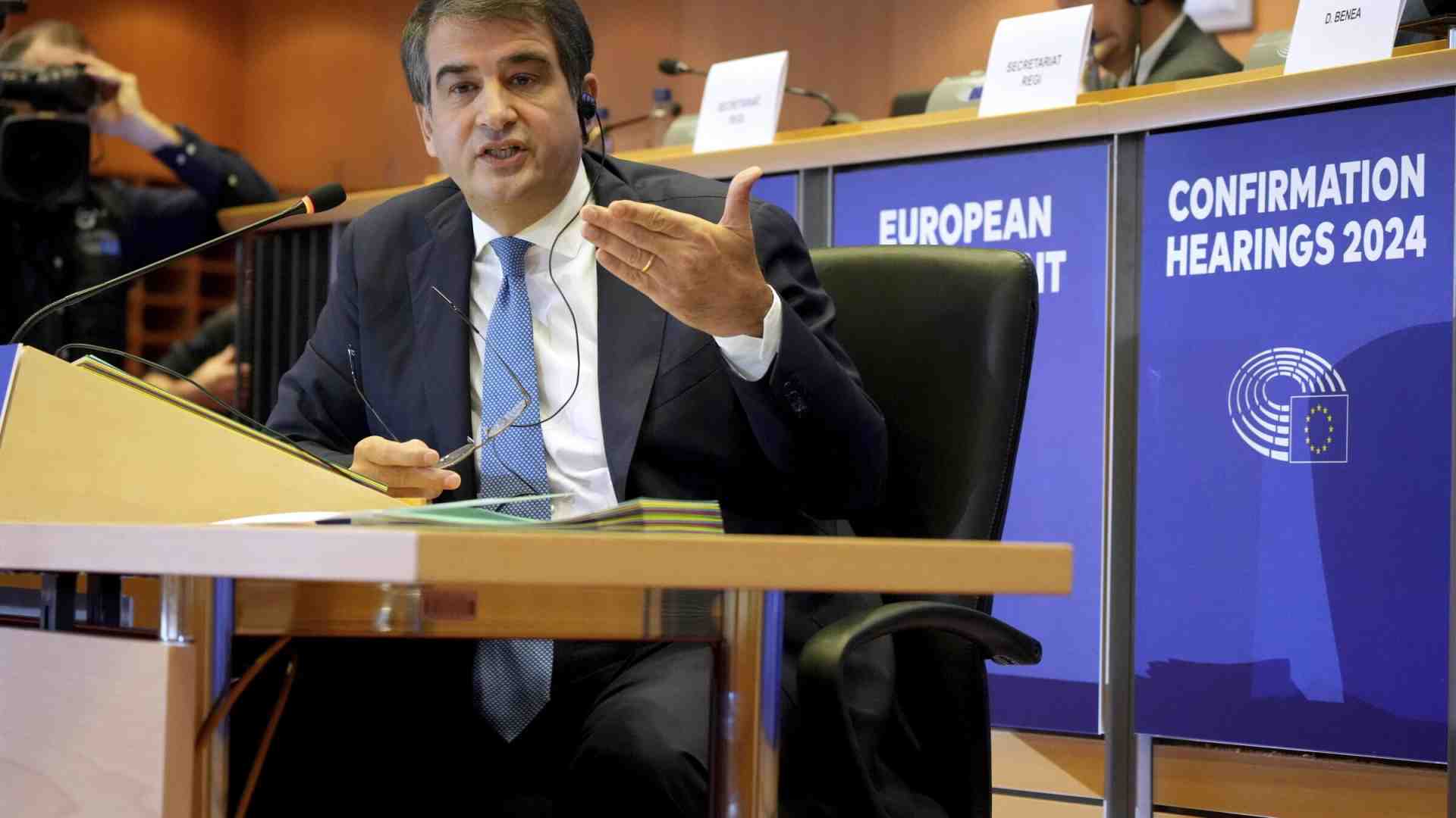 Fitto: "Io fascista? Faccia lei". La risposta a un'eurodeputata spagnola